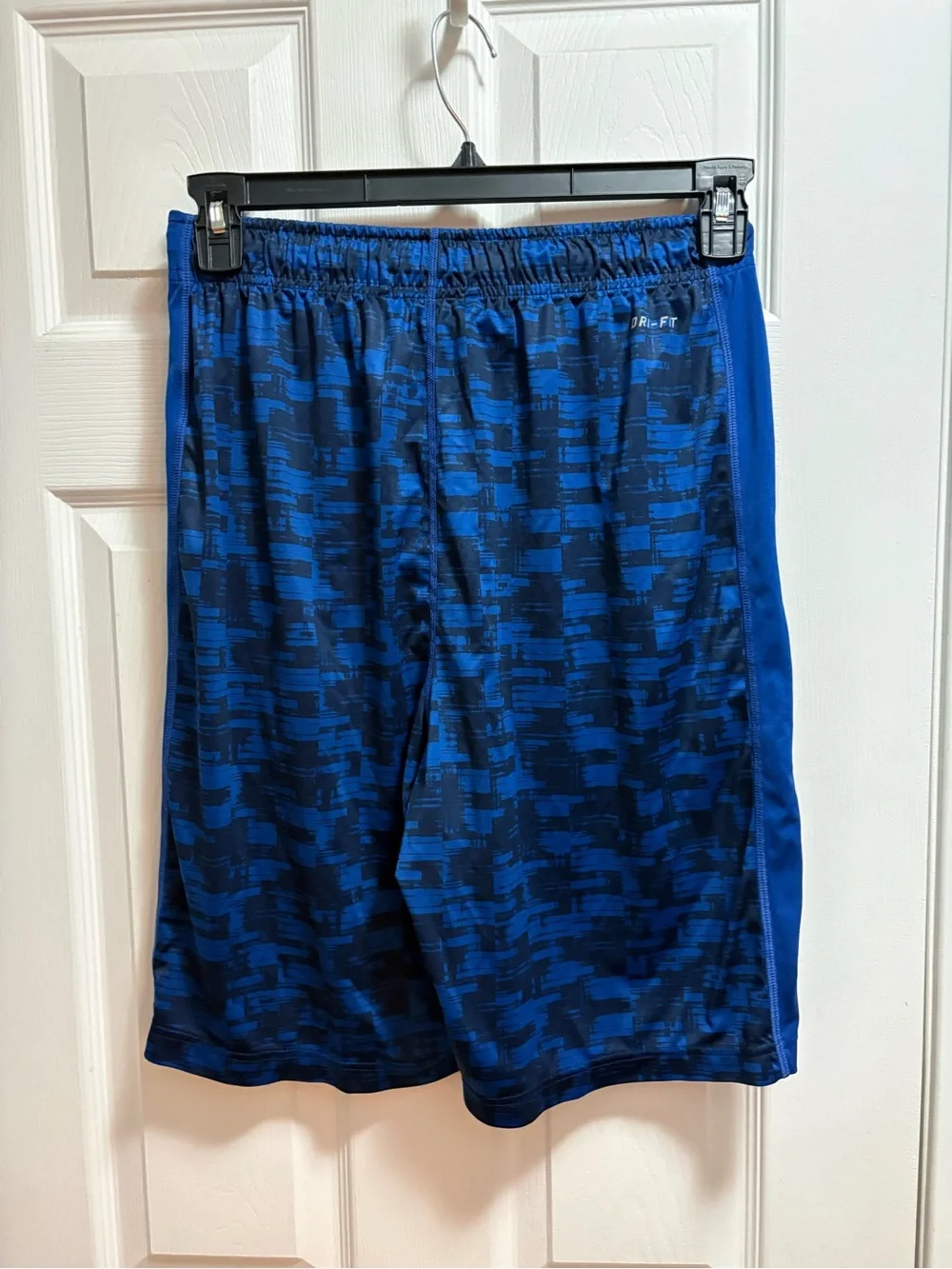 Nike Men's Royal Blue and Black Patterned Athletic Shorts